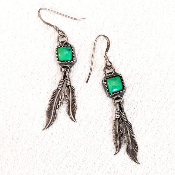 Vintage Navajo Sterling Silver & Gaspeite Feather Earrings - Picture 7 of 9